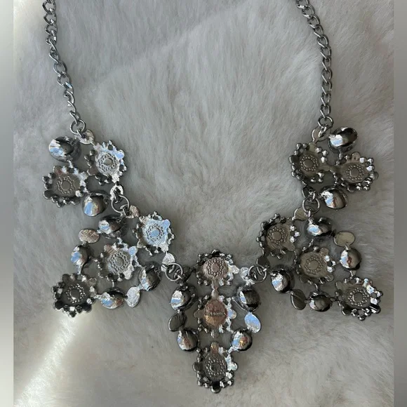 Lia Sophia NWT "Fondant" Necklace Silver Tone Aqua Mint Smoky Stones & Crystals - Picture 9 of 11